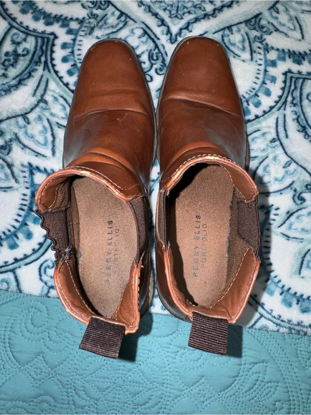 Perry Ellis Men's Chestnut Brown Chukka Boots